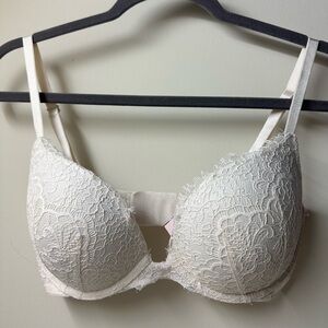 Victoria’s Secret Dream Angels Push Up Lace Bra 32DD